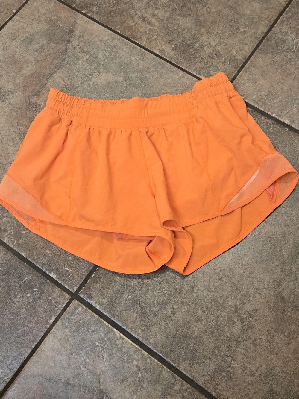 Lululemon Hotty Hot High Rise 2.5” Lined Shorts Bright Orange Size 6
